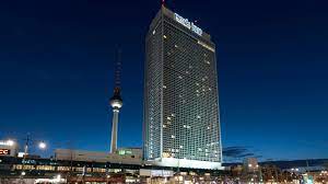 All rooms and suites at the park inn by radisson berlin alexanderplatz have marble bathrooms with power showers and heated floors. Park Inn By Radisson Berlin Alexanderplatz Berlin Mitte Holidaycheck Berlin Deutschland