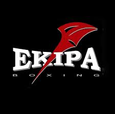 zwrotka i ogrody pierdolą logo ogrody nie są na sprzedaż mógłbym kupić za to dom, ale prawda jest bezcenna mógłbym mieć ciebię na noc. Ekipa R Photos Facebook