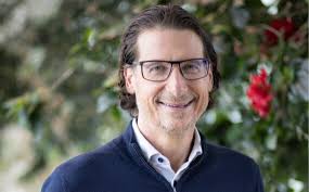 Veteran Alaska journalist Laurence Jay Barrett dies at 60