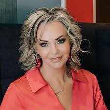 Kim Brunson's Instagram, Twitter & Facebook