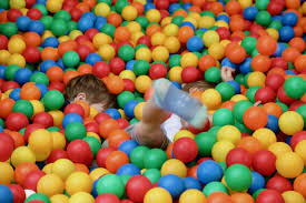 Piscine A Boules Fraispertuis City