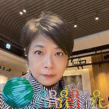 關於《考檢定考，到底好不好》 上週寫了關於皇家檢定考ABRSM，引起很多討論。於是有人問檢定考到底有沒有必要？  #檢定考可以是學習期間很棒的輔助_但也可以是傷害，就像比賽一樣！端看我們怎麼以什麼態度面對它！ 簡單的說，就是「不要讓自己去遷就考級，而是要讓考級遷就  ...