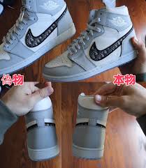 ナイキ ディオール 偽物 見分け方｜本物と偽物の違いを詳しく解説、見分けるために知っておくべき重要ポイント - ラグジュアリーブランド品の偽物種類と 見分け方