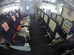 Each year he travels more than 200,000 miles by air and has visited more than 135 countries. Lalas Reisen Air France A 380