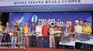 Beliau telah berjaya memegang ijazah sarjana muda sains (geologi) dari universiti malaya dan ijazah sarjana (master) pengurusan sumber tanah dari universiti pertanian malaysia. Berita Ekonomi Halaman 395 Utusan Borneo Online