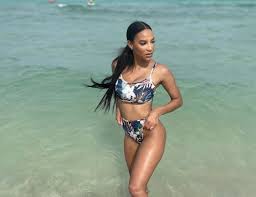 A great kisser and average at hugging. The Family Chantel Fans React After Chantel Set Instagram On Fire With Her New Photo The Overtimer