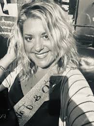 Sarah Schmetzer's Instagram, Twitter & Facebook