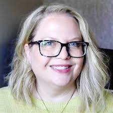 Shelly Hostetler's Instagram, Twitter & Facebook