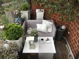 Egal ob du noch etwas schönes für einen grossen garten oder einen kleinen balkon suchst; Balkon Und Garten Urlaub Zuhause Just Take A Look Berlin Lifestyle