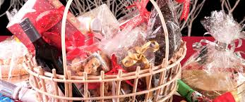 Do you love christmas and christmas treats? Diy Homemade Christmas 2020 Gift Basket Ideas Cheapism Com