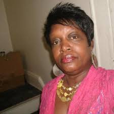 Esme Wallace (@EsmeEwmay1)