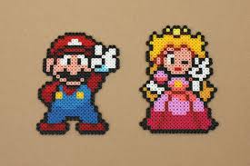 Mario E Peach Facendo Il Segno Di Pace E Un Grande Regalo Per I Fan Di Mario Dettagli Elemento Questi Sprite Dell Pokemon Perler Beads Hama Beads Bead Sprite