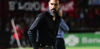 He is the current manager of colón. Eduardo Dominguez Es El Nuevo Director Tecnico De Colon De Santa Fe