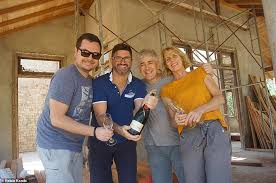 Four friends buy mansion in Sri Lanka for £315,000 and revamp it to create  ultimate holiday home