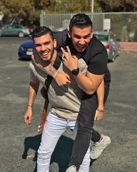 Cuando el director del videoclip nos dice que nos pongamos interesantes 🤣 ya vieron #esclavodetusbesos feat. Pin En Manuel Turizo