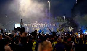 Elland road on google maps: Leeds United Defend Decision To Parade Trophy To Fans On Open Top Bus