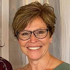 Angela Helwig's Instagram, Twitter & Facebook