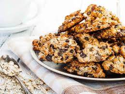 Each cookie = about 77 calories and less than 5 grams of sugar. Sugar Free Oatmeal Raisin Cookies Saga