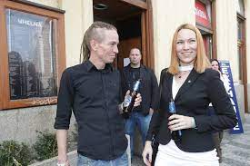 Listopadu 2015 v husitském kostele sv. Ivan Bartos Ukazal Tehotenske Brisko Sve Knezky Chaosu Blesk Cz