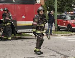 Au canada, elle sera diffusée le vendredi suivant sur le réseau global. Chicago Fire Saison 7 Episode 8 La Solution A Tous Les Problemes Teleobs