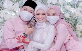 Such an honour to meet these amazing bos of wawacosmetics @aerilzafrel @wawa_zainal alhamdulillah. Tunggu Adik Bersalin Ayda Jebat Sanggup Tangguh Bulan Madu