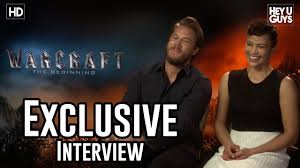 Por lo demás, las secuencias de terror son efectivas y propician más de un susto, con espejos que no reflejan exactamente el mundo real, sino que tienen imágenes con vida propia. Travis Fimmel Paula Patton Exclusive Interview Part 2 Warcraft The Beginning Youtube