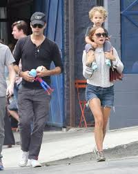 We update gallery with only quality interesting if you have good quality pics of natalie portman, you can add them to forum. Baby Natalie Portman Und Benjamin Milpe