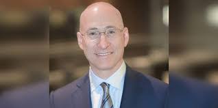 Evan Collins's Instagram, Twitter & Facebook