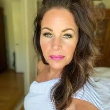 Holly Sibley's Instagram, Twitter & Facebook