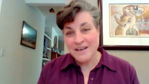 Olivia Ohlson distributes Hygiene Kits to Evanston's underserved residents. 