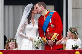 In schottland lernten sich william und kate 2001 an der universität kennen, ein jahr später verliebten sich die beiden. Bilder So Romantisch War Kate Und Williams Hochzeit Augsburger Allgemeine