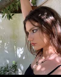 Florence Hunt 08/04/2023 • CelebMafia