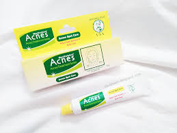 Berikut ini 4 produk perawatan wajah pria yang ampuh menghilangkan jerawat membandel di wajah. 5 Acne Spot Gel Ini Ampuh Atasi Jerawat Produk Drugstore Semua Lho