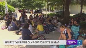 See more ideas about harry styles, one direction videos, one direction pictures. Hot For Harry Fans Camp Out In The Heat For Days Ahead Of Harry Styles Concert Khou Com
