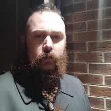 Who would win in a fight between Jon Snow and Ragnar Lothbrok at Castle  Black?