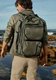 Camel active backpack bag are fit for all occasions, whether going for a group study or office work. Camel Active Brooklyn Rucksack Khaki Zalando De