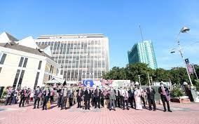 Merahmu bara semangat wajaputihmu bersih budi pekertikuning berdaulat payung negarabiru perpaduan kami semuapuncak dunia telah kau tawanlautan luas telah. Fly The Jalur Gemilang From Emily To You