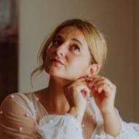 Berta Estrada's Instagram, Twitter & Facebook