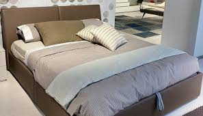 Letto matrimoniale feel di fimar con contenitore rialzato comodini e settimanale. Letto Contenitore Salus Pianeta Casa Arredamento Milano