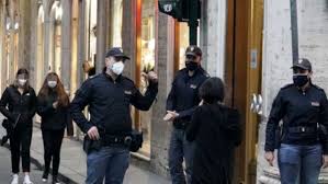 Nelle zone gialle, lo si può fare verso un comune all'interno della regione; E Tornata La Zona Rossa Dal Coprifuoco Alle Visite Le Regole Per Il Capodanno Covid