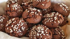 La pasta frolla è una preparazione base della pasticceria, molto versatile e perfetta per realizzare delle gustose crostate o dei biscotti di tante forme diverse. Biscotti Inzupposi Al Cioccolato Biscotti Per La Colazione Golosi E Irresistibili A Forma Di Ciambella Ricetta Facile Da Prepara Ricette Facili Ricette Dolci