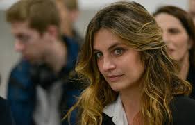 950 x 633 jpeg 49 кб. Critiquee Pour Son Duo Avec Vincent Niclo Laetitia Milot Replique