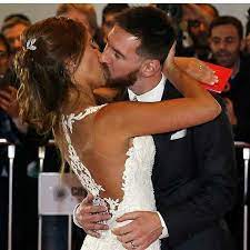 Congratulations To World Superstar Footballer Leomessi And His Beautiful Wife Antoroccuzzo88 We Love Wedding Dresses Wedding Dresses Lace Wedding Videos