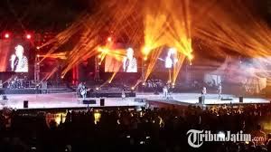 Kekerasan seksual dalam video viral tiktok botol ini membuat kata kunci tersebut menjadi salah satu yang paling dicari di bulan juni 2021. Slank Bius Ribuan Penonton Wilwatikta Spektakonser Pemandangan Gunung Penanggungan Percantik Konser Halaman All Tribun Jatim