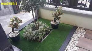 Tumbuhan hijau terlihat menghiasi di pinggir dinding luar rumah dan di luar teras. Taman Minimalis Halaman Rumah Youtube