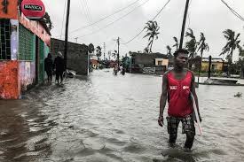 Tropical cyclone idai has left at least 31 people dead in eastern zimbabwe, the government said on mozambique, malawi hit first. Cyclone Eloise Brings Floods To Mozambique S Second City Beira Bbc News