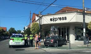 Conformado por la zona delimitada por las calles gascón, rodríguez peña, olavarría y alvear, con sus correspondientes calles transversales interiores a la zona. Un Auto Perdio El Control Y Choco Contra Un Local De Ropa De Guemes Diario La Capital De Mar Del Plata