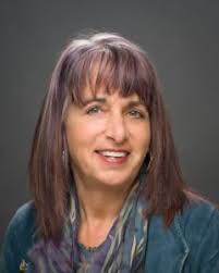 Elizabeth Wolfson's Instagram, Twitter & Facebook