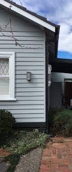 Dulux Milton Moon Dulux Vivid White Trim Monument Colourbond Roofing Hampton Colours Hampt House Paint Exterior Exterior House Colors White Exterior Houses