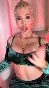 Watch online Rebecca More aka Rebeccamoreuk OnlyFans -  JUST FILMED  RIGHT!! Green temptress JOI! Cant you watch all!! 1 on X-video